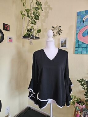 Vince Camuto Black V-Neck Bell Sleeve Top with White Trim